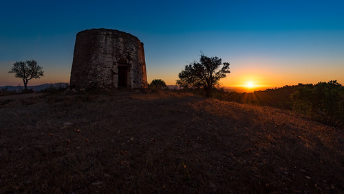 alentejo algarve abandoned windmill ruin mountain monte sunset portugal