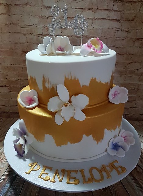 Cake by Kristine's Kreative Kakes