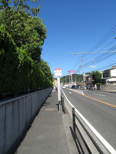 小倉競馬場の正門近くにある錦町バス停