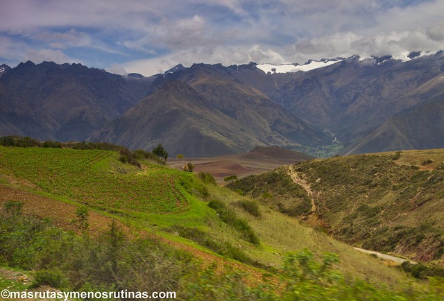 Por las escaleras de PERÚ - Blogs de Peru - Chinchero, Maras y Moray: paisajes, artesanía, tierra y sal (5)