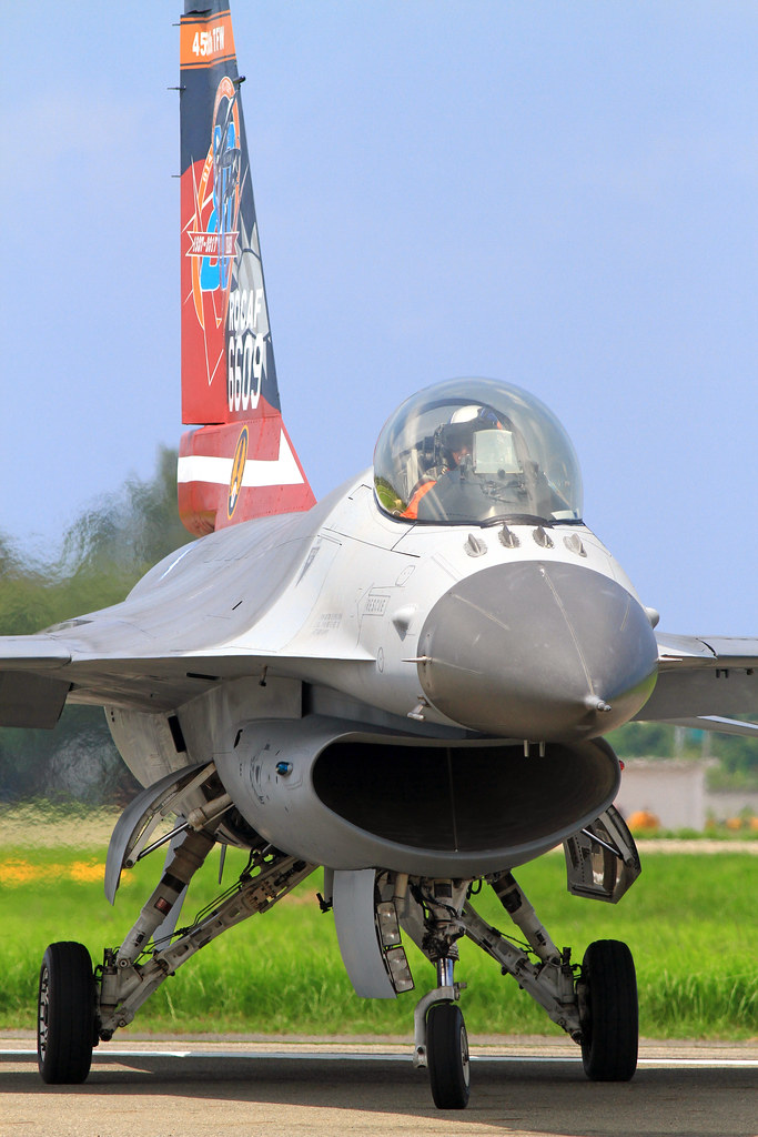 6609 Taiwan - Air Force  Lockheed Martin F-16B Fighting Falcon