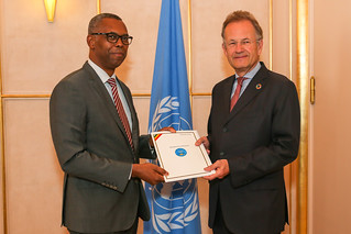NEW PERMANENT REPRESENTATIVE OF MALI PRESENTS CREDENTIALS TO DIRECTOR-GENERAL OF UNITED NATIONS OFFICE AT GENEVA