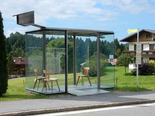 BUS:STOP Zwing