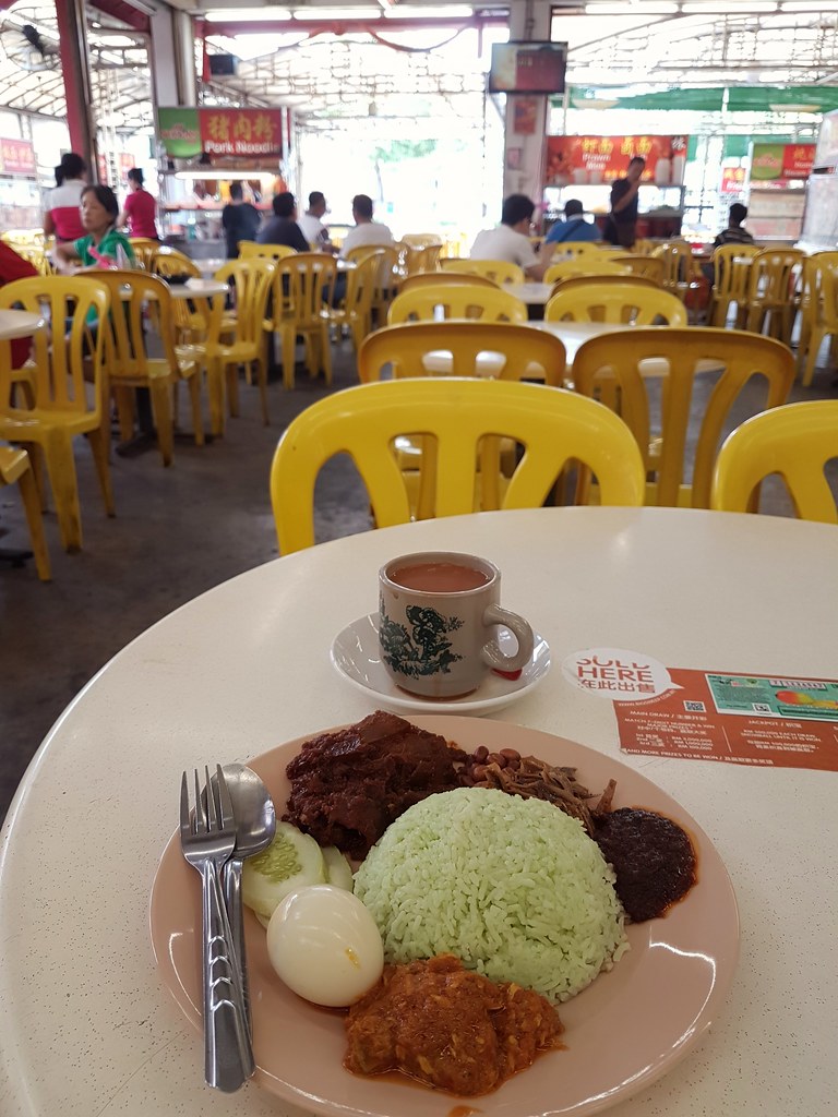烏賊椰浆饭 Nasi Lemak Squid $6 奶茶 TehC $1.90 @ Factory Food Court USJ Taman Perindustrian Subang Jalan TS6