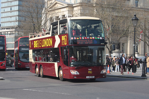 Big Bus Tours AN328 LJ12GSZ