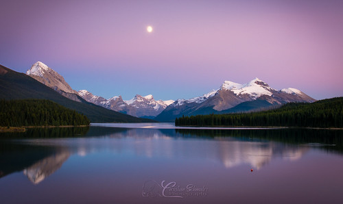 maligne lake sunset moon mond sonnenuntergang jasper national park rocky mountains canada kanada