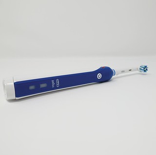 Oral_B_Pro_2_2000_Electric_Toothbrush (38)