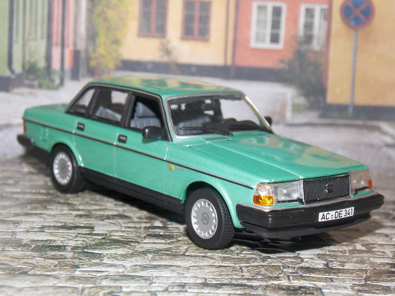 Volvo 240 GL - 1986 - Minichamps