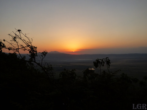 p2520550 sunset atardecer ngorongoro crater cráter tanzania africa sol