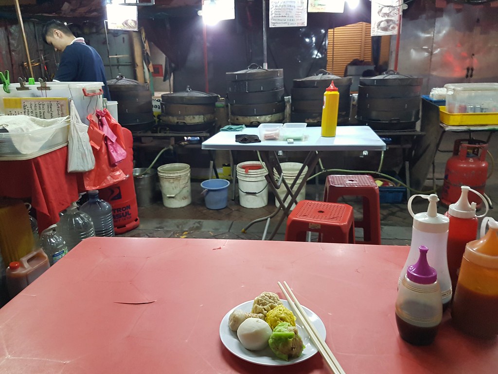 5pcs $6.50 @ DimSum stall at @ Petaling St. (茨厂街 Chinatown) KL