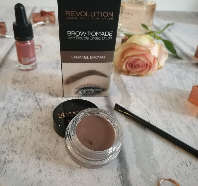 Make up Revolution Brow Pomade