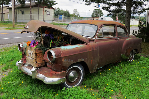 vintage sedan pohenegamook quebec canada summer été rusted sully
