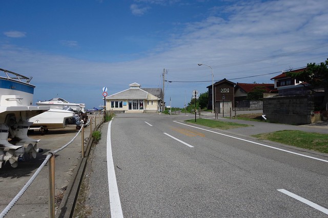 sea side road
