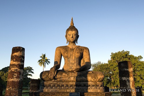 southeast south east asia thailand sukhothai archaeological park buddha statue morning sunrise historical