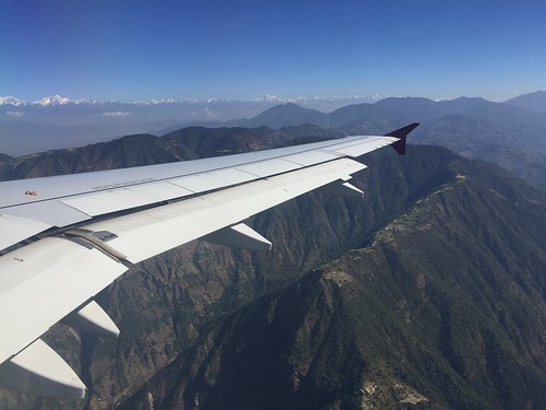 plane airplane landing approach kathmandu nepal mountains valley himalayas