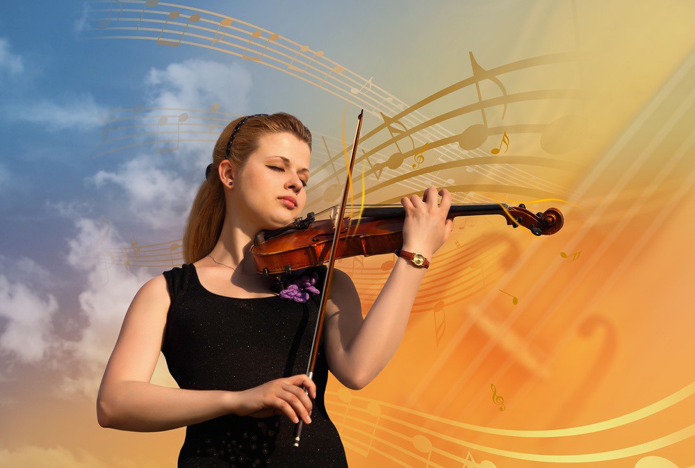 woman effortlessly playing the violin