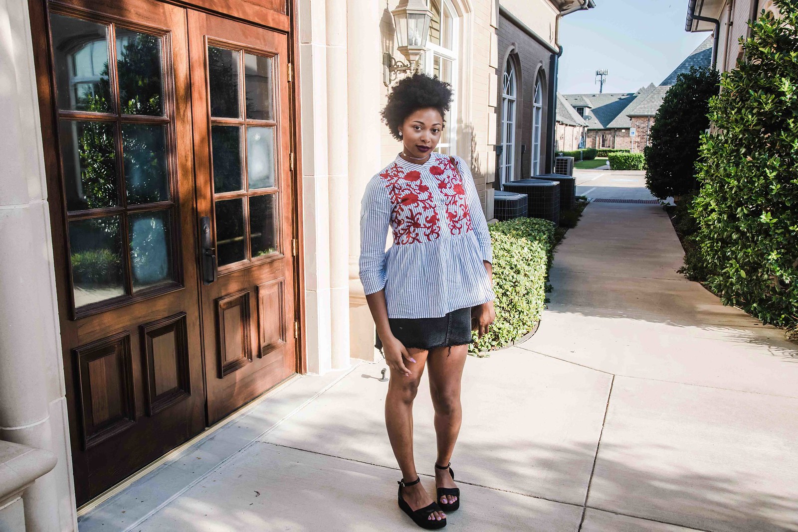 how to wear an embroidered blouse