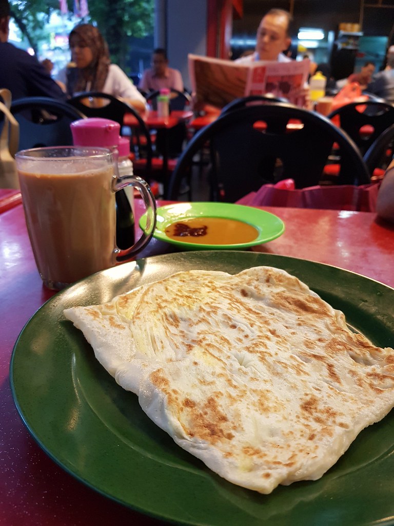 印度蛋煎餅 Roti Telur $2.40 & 印度奶茶 Teh Tarik $1.40 @ Restoran Selera Ampang KL Jalan Ampang