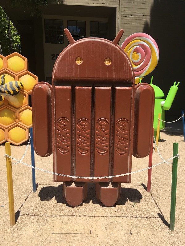 Android Lawn Statue Park