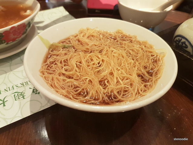 soup noodles in abalone sauce (鮑汁撈麵)