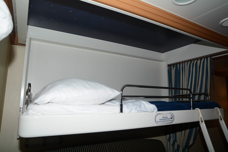 Pull-down bunk