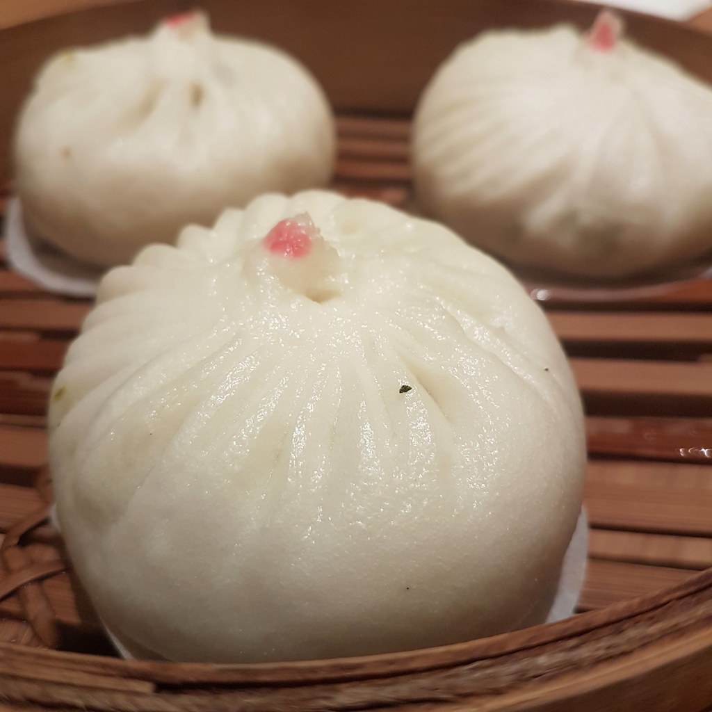 香菇素包 Vegetarian Mushroon Bun 3pcs $11 @ Din Tai Fung (鼎泰豐) Empire Subang