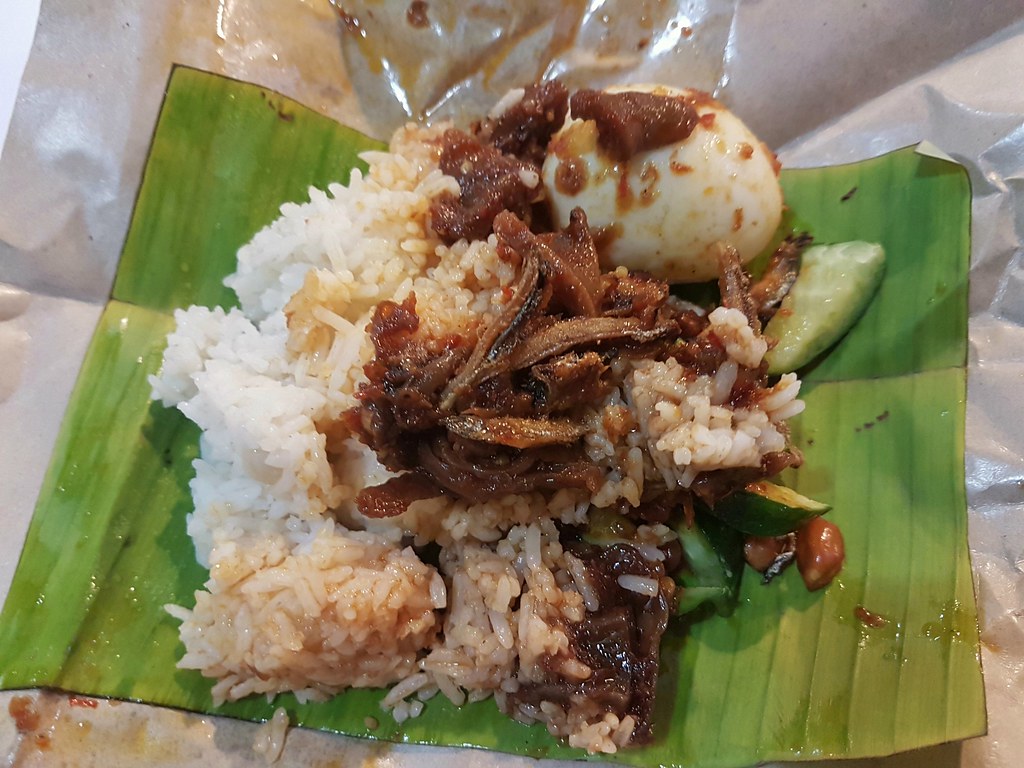 Nasi Lemak w/Egg+Sotong $4 (@ from Roadside Nasi Lemak stall KL Menara Perak)