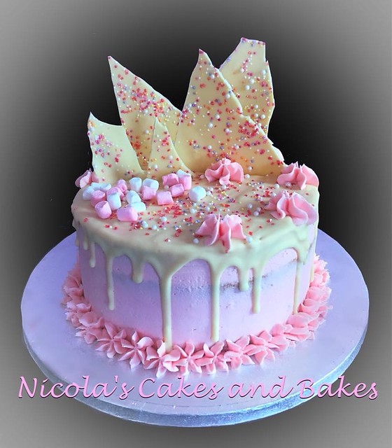 Cake by Nicola Morgan of Nicola's Cakes and Bakes