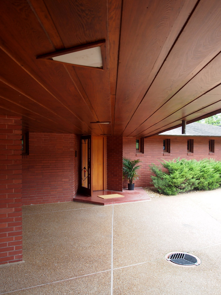 The Frank Lloyd House in Ebsworth Park