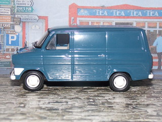 Ford Transit Kastenwagen – 1965 - Minichamps