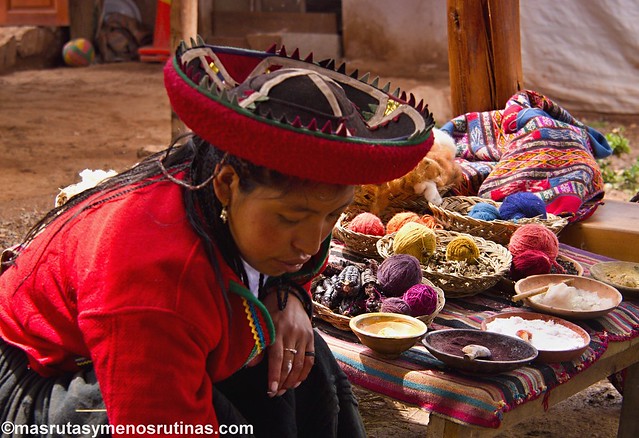 Por las escaleras de PERÚ - Blogs de Peru - Chinchero, Maras y Moray: paisajes, artesanía, tierra y sal (2)