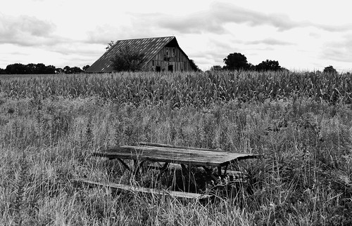 rest table barn barnsandfarms abandonedfarm oldbarn field blackandwhite monochrome missouri abandonedmissouri decay ruraldecay rural ruraldarkness farm harvest