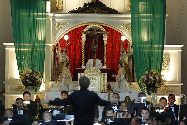 Orquesta Sinfónica Nacional llena con música iglesia Santa Catalina