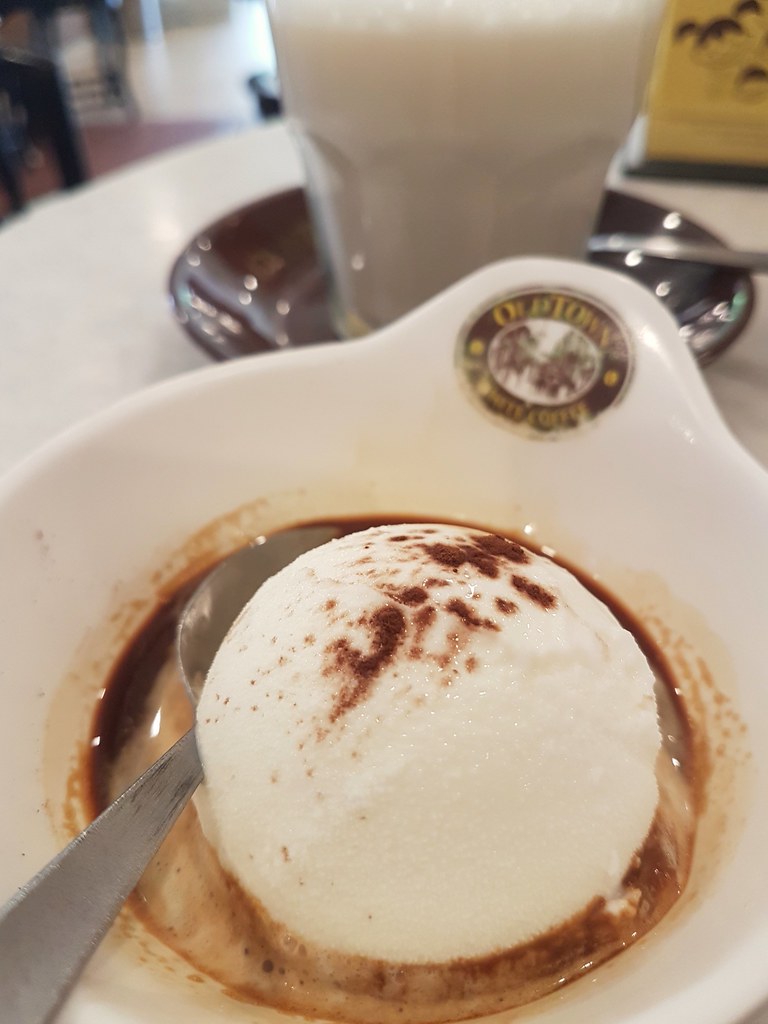 香草冰淇淋咖啡 Vanilla Ice Cream in Coffee $1 Add-On @ Old Town White Coffee at Aeon Subang SS16