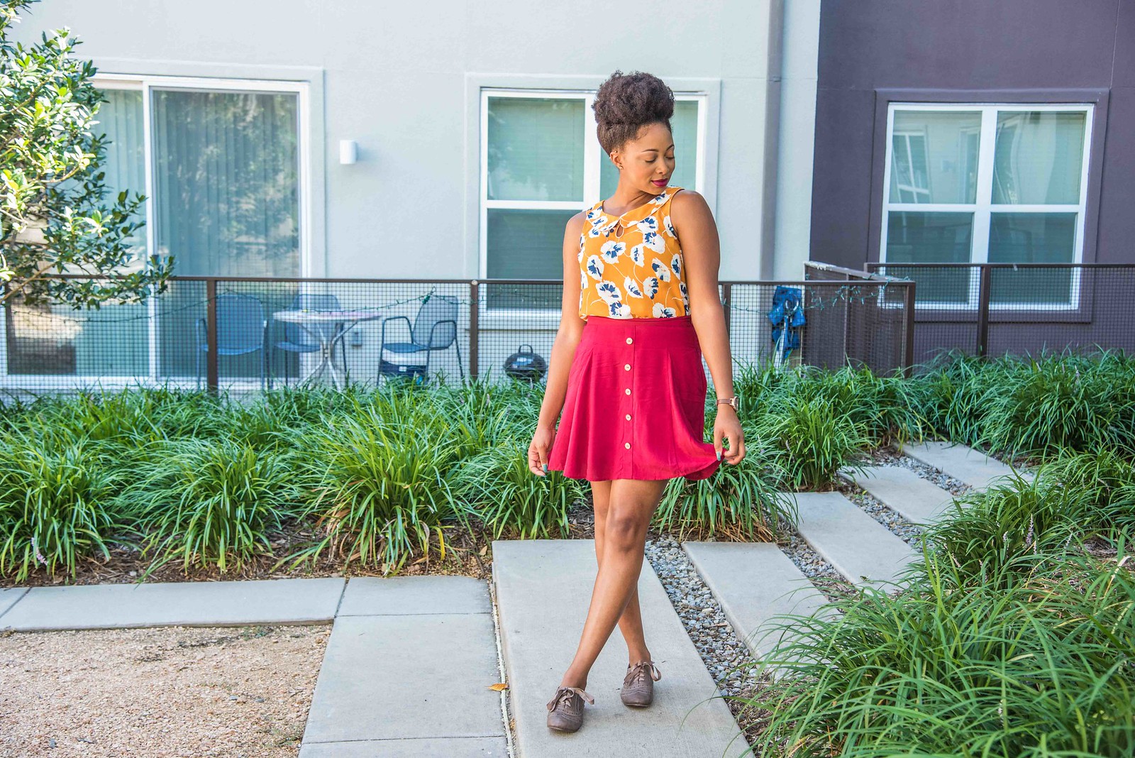 how to wear a button front skirt