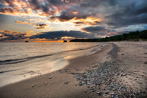 greatlakes evening sunset lakehuron georgianbay shores beach pebbles tiny grandolphbay wahnekawaningbeach lake ontario fujifilmxseries