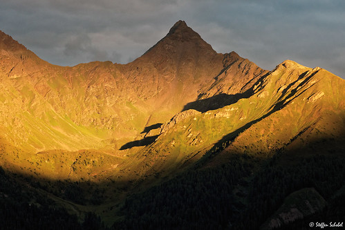 feichtenerkarlspitze alpenglühen alpenglow sunset sonnenuntergang berge mountains tirol ladis schatten shadows strukuren fels rock