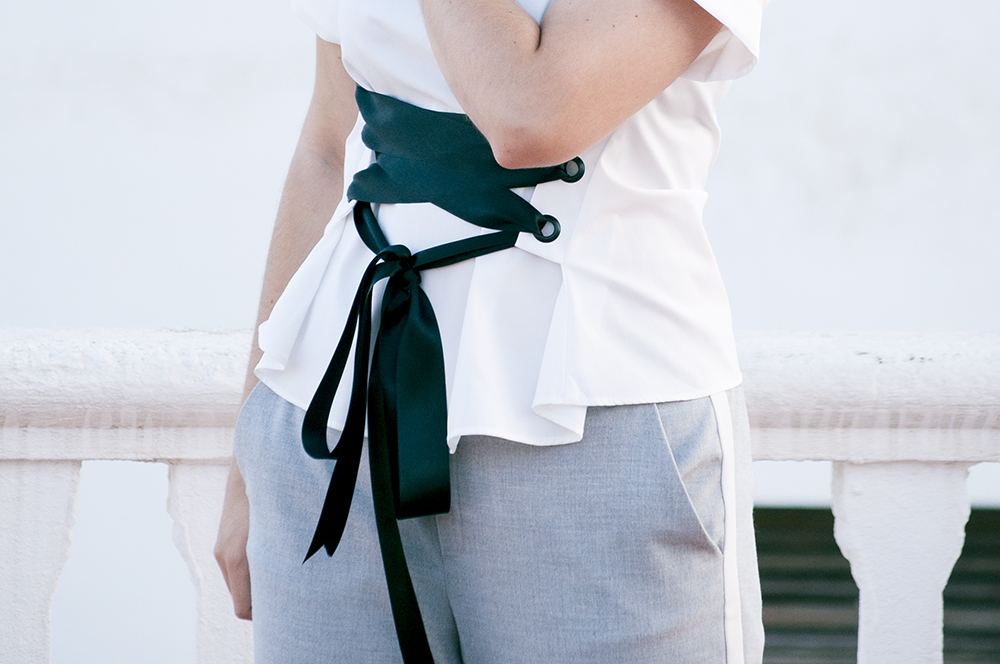 something fashion blogger influencer valencia spain, lightinthebox white T shirt laced corset tailored pants grey Zara