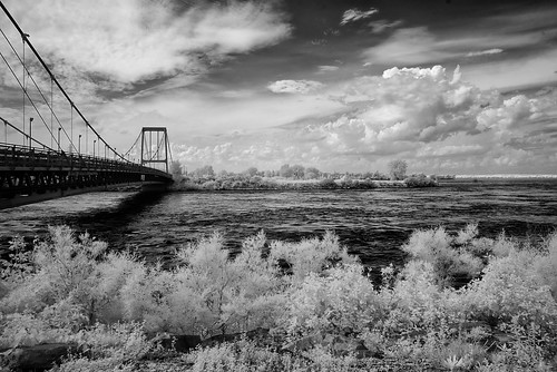 beauharnois hydro river rivier infrared infrarouge bridge pont eau water sky clouds