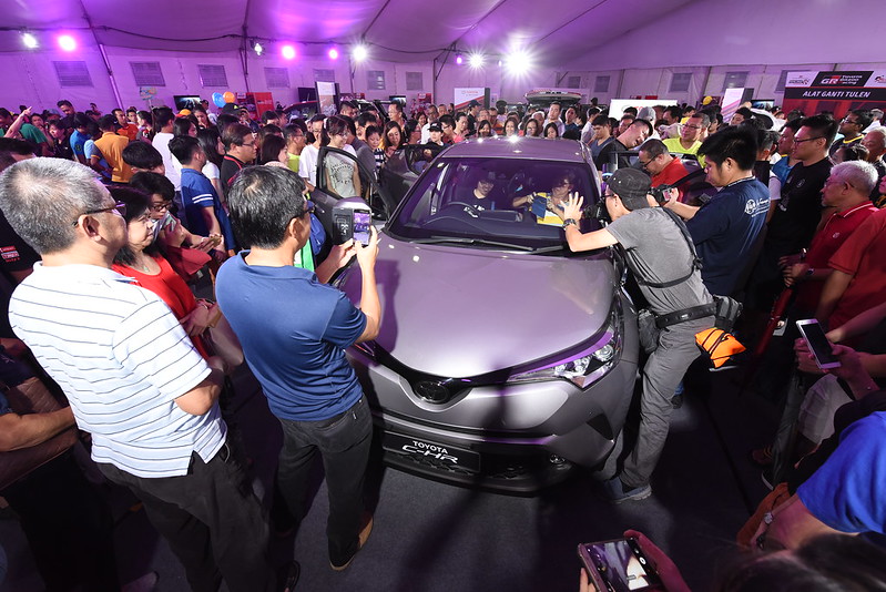 Crowding Around The Brand New Chr Which Made Its Debut In The Northern Region