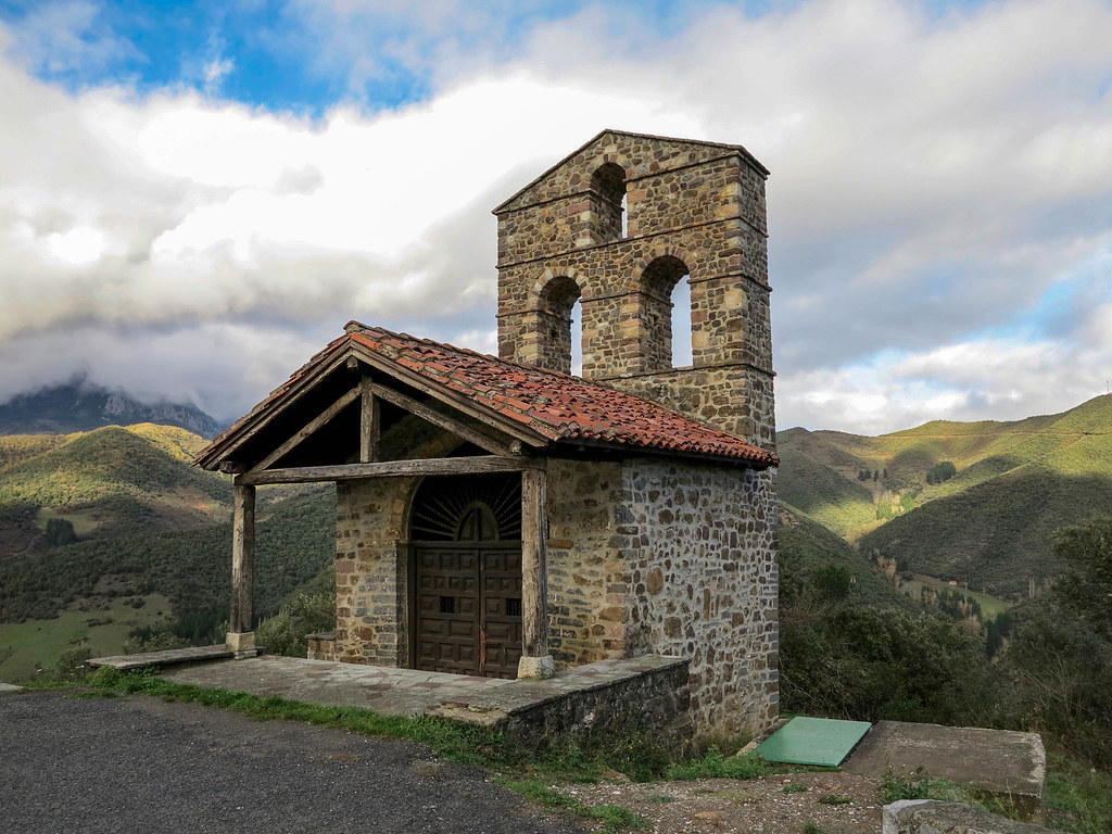 Ermita de San Miguel en Cantabria