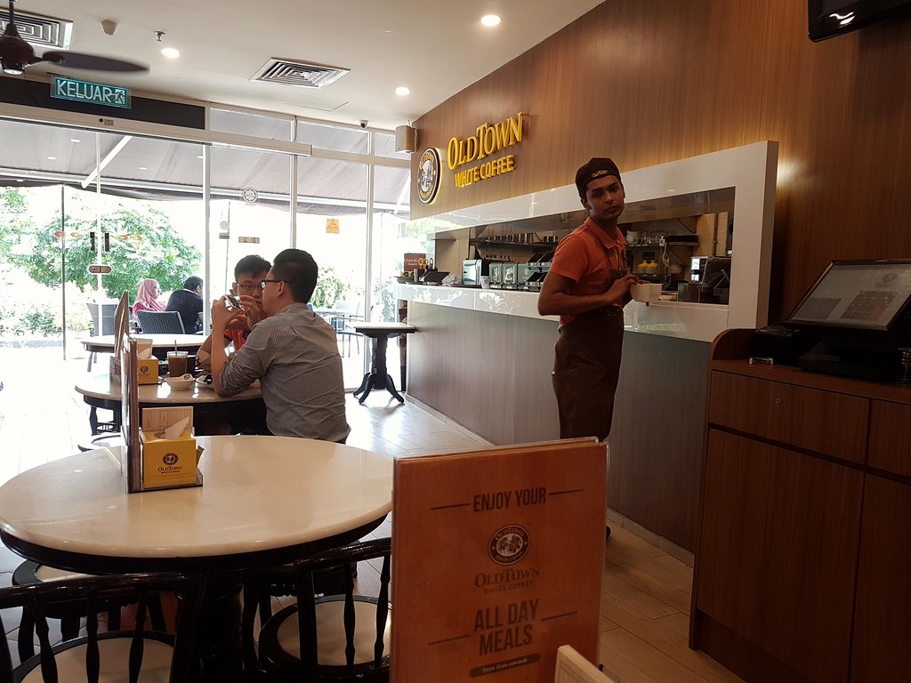 @ Old Town White Coffee at Aeon Subang SS16