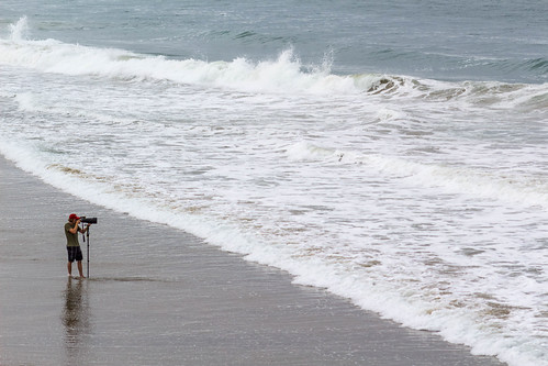 shore tide waves water ocean sand surf photographer alone man huntingtonbeach california westcoast socal canonphotos canon canonrebel canonphotographer losangeles la cali