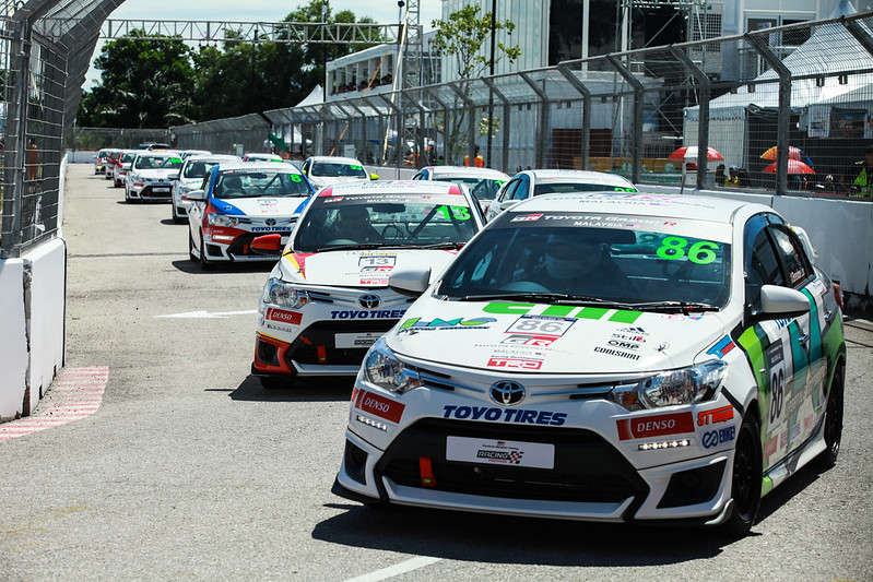 Vios Challenge Race Cars In Action_04