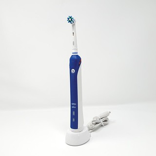 Oral_B_Pro_2_2000_Electric_Toothbrush (47)