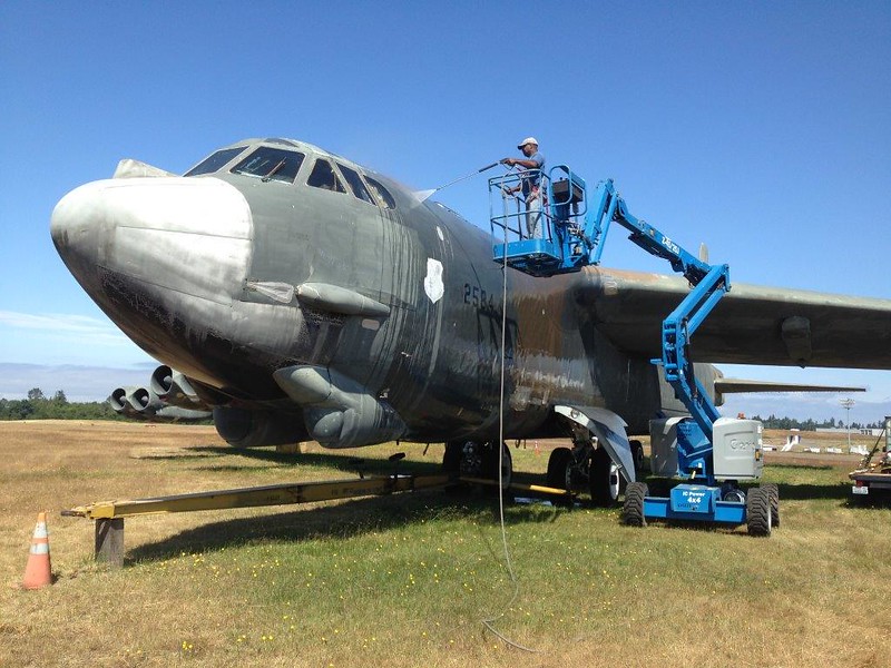 Boeing B-52G Restoration