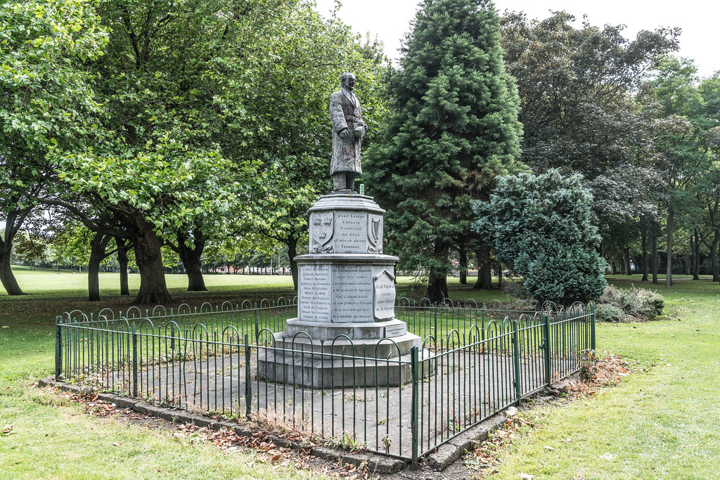 Seán Russell Memorial In Fairview Park [By Willie Malone]-131807