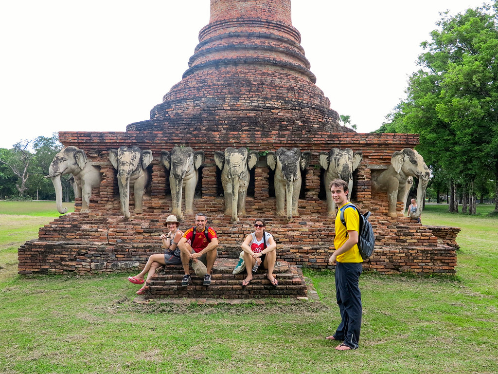 Templo de los Elefantes en Sukhothai