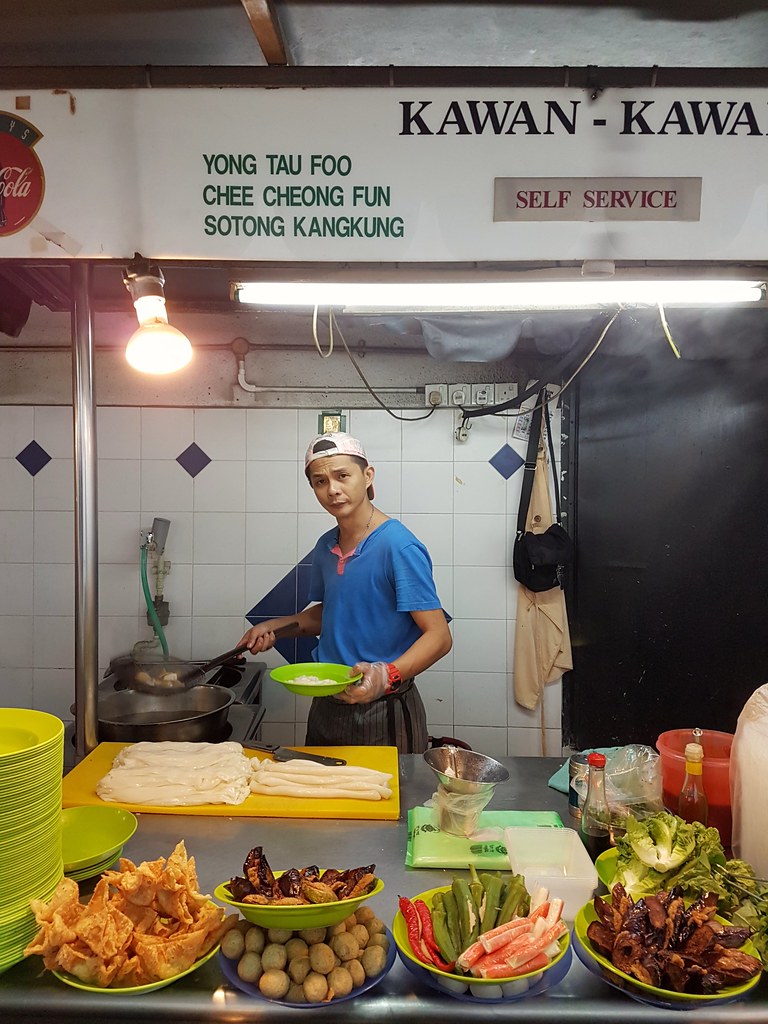 猪肠粉娘豆腐 CheeCheongFun Yong Tao Foo $0.90/pcs @ Kawan Kawan Yong Tau Foo at Genting Hawkers