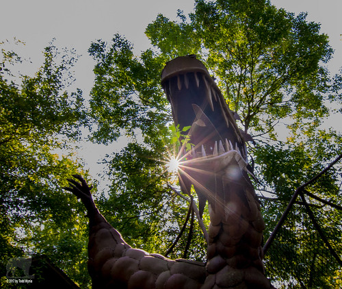 jurusticpark dragon sculpture